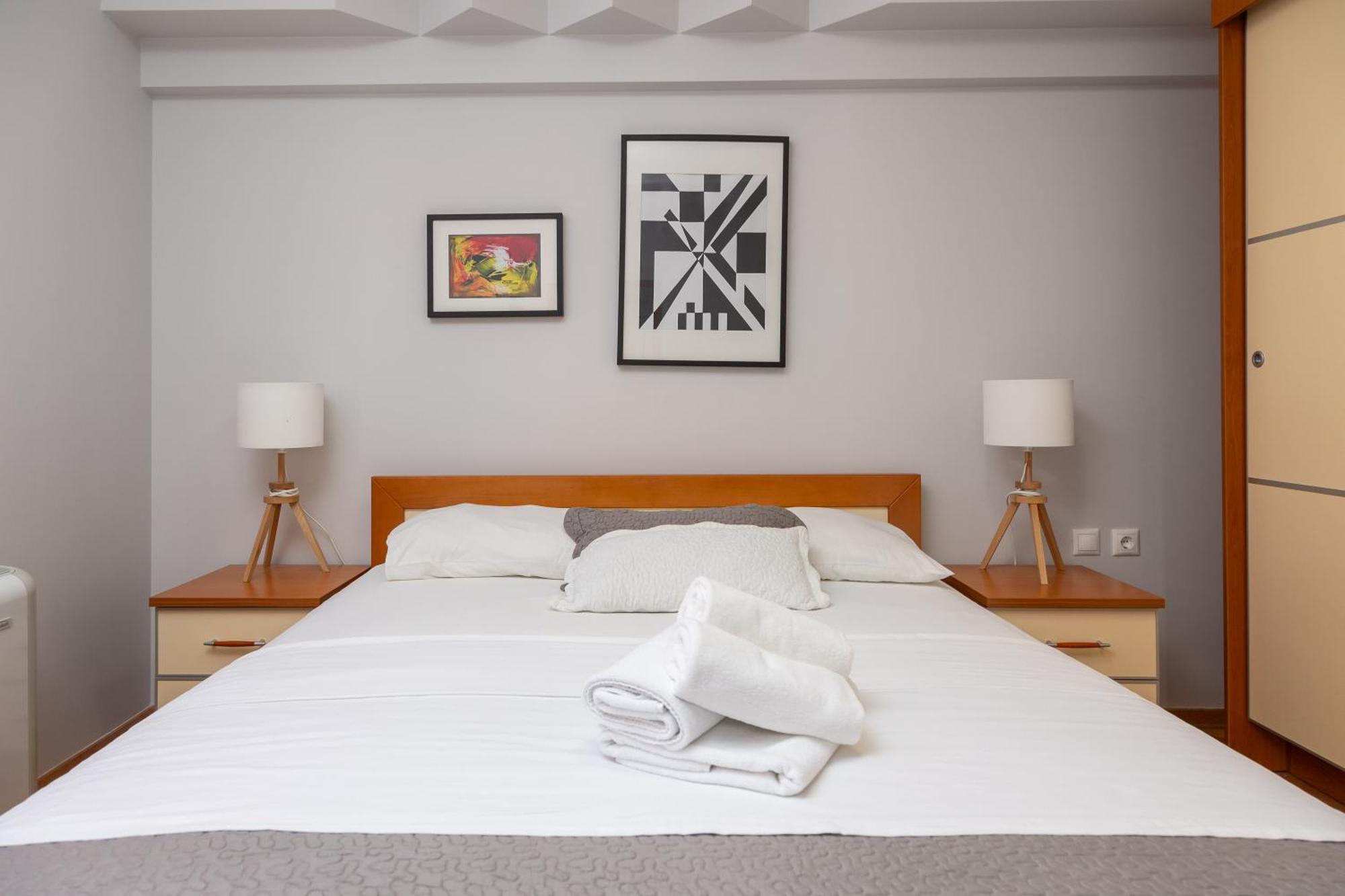 Brkic Apartments With Private Parking Макарска Екстериор снимка
