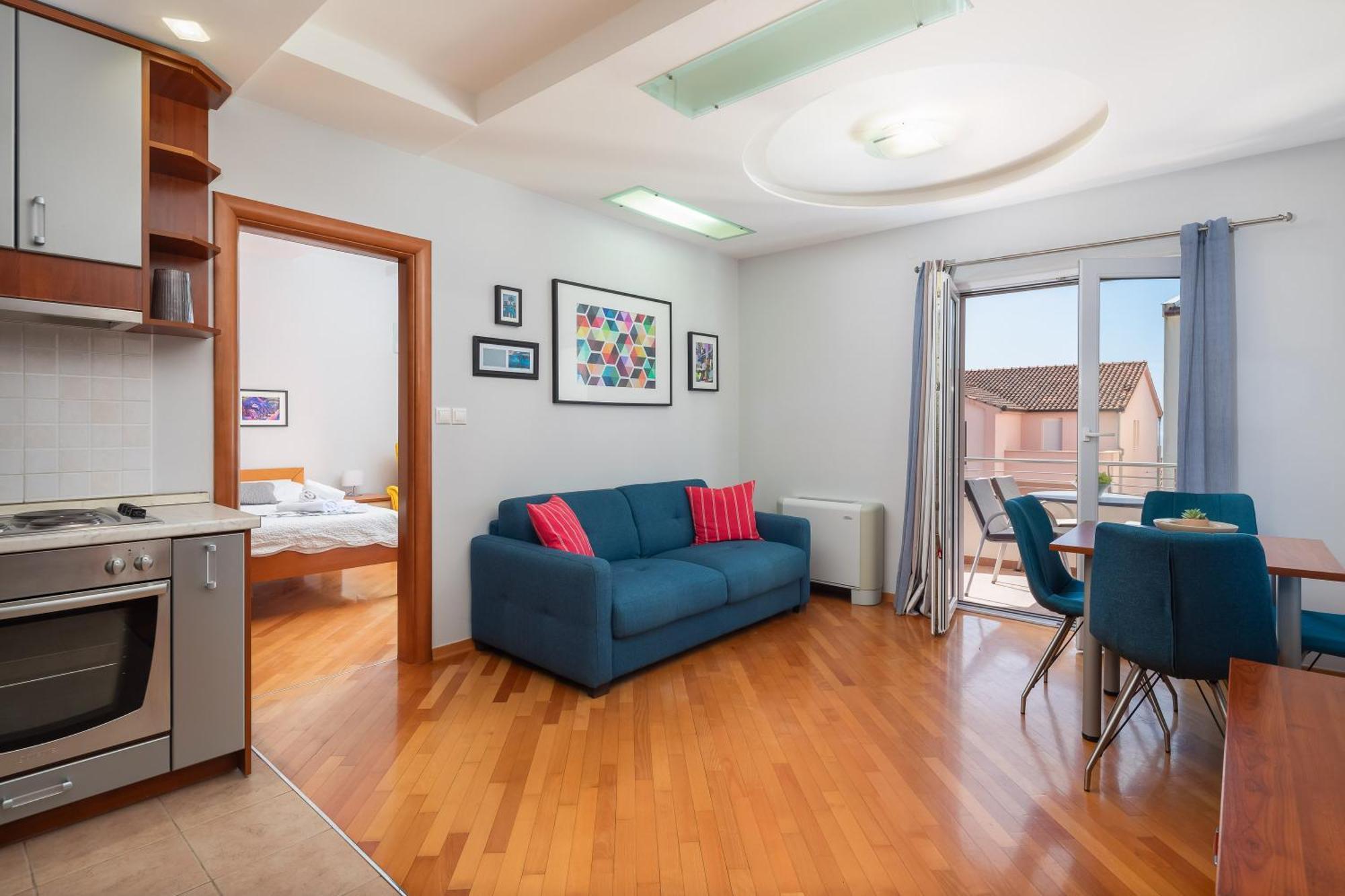 Brkic Apartments With Private Parking Макарска Екстериор снимка