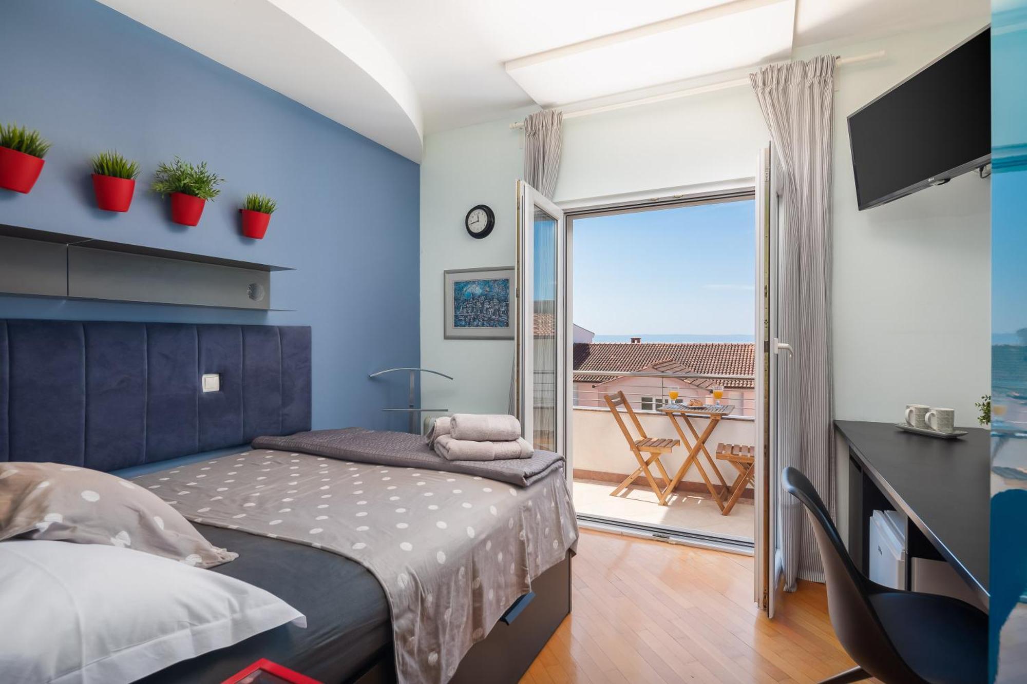 Brkic Apartments With Private Parking Макарска Екстериор снимка