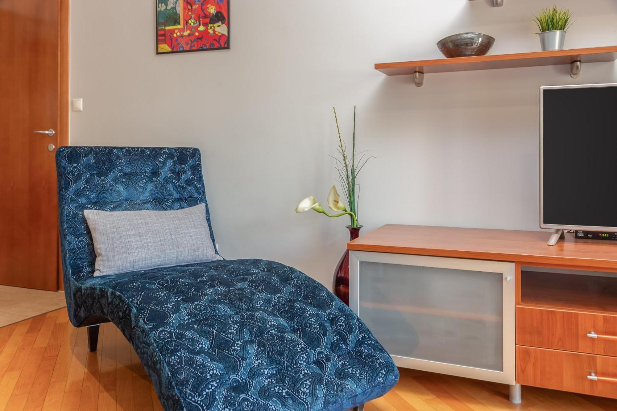 Brkic Apartments With Private Parking Макарска Стая снимка